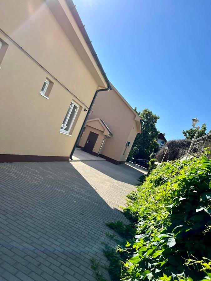 Zsuzsa Apartman ハイデゥソボスロー エクステリア 写真