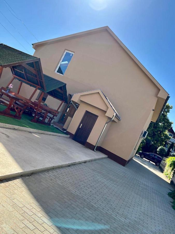 Zsuzsa Apartman ハイデゥソボスロー エクステリア 写真